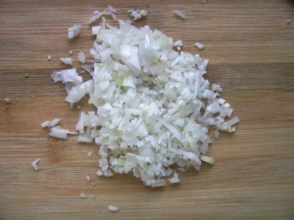 正宗芹菜猪肉饺子馅的做法