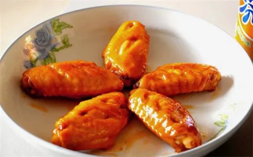 烤箱如何烤鸡翅 两种方法教你做烤鸡翅