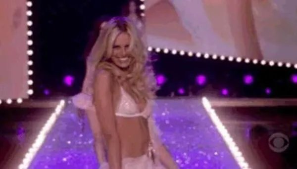 维密史上失误瞬间，大佬们都是如何化解尴尬的？