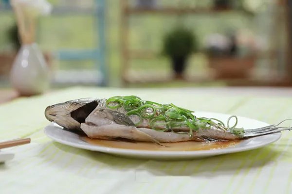 清蒸鱼的家常做法 如何做清蒸鱼