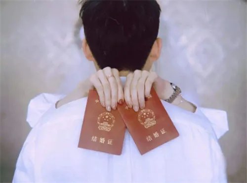 2020领结婚证吉日 领证选单日还是双日