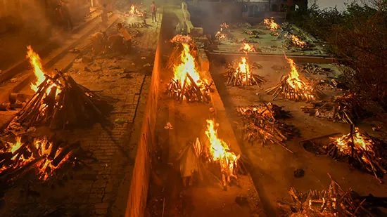 火葬场遗体火化过程(火葬场烧人图片)