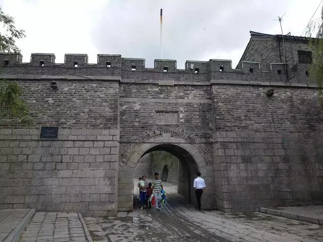 南京回收流失在外明城墙城砖8万块。除了南京，我国还有哪些有城墙的古城？哪个存留最完整？