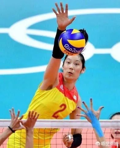 朱婷微博晒休假旅行照，评论区巴西球迷用国旗示爱，你怎么看？