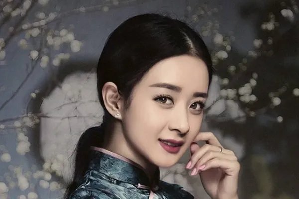 赵丽颖粉丝常在微博下提醒冯绍峰好好对待赵丽颖，是否管得太宽了?