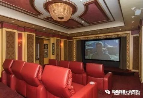 周立波首曝“某某”照片，他可能是谁？这涉及侵犯他人隐私吗？