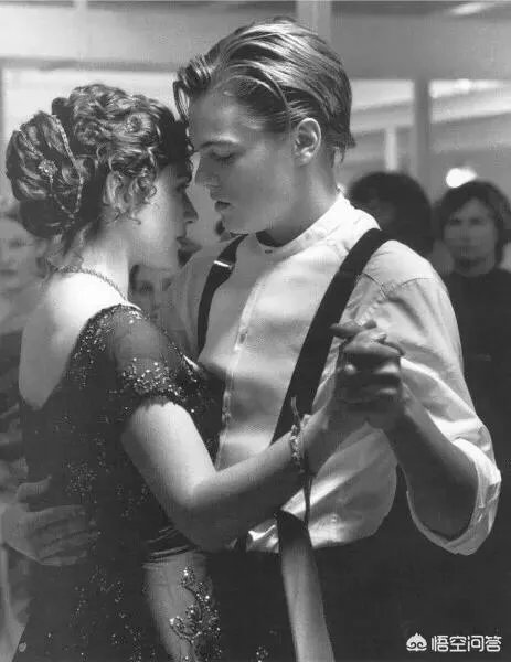 现在的LOL比赛女解说小研离开后是不是意味着女解说的没落？