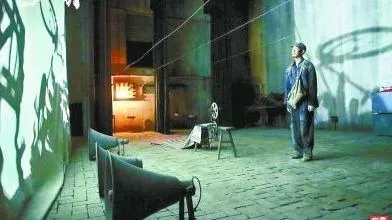 张艺谋新片《一秒钟》即将上映，这部作品主要讲述了什么？