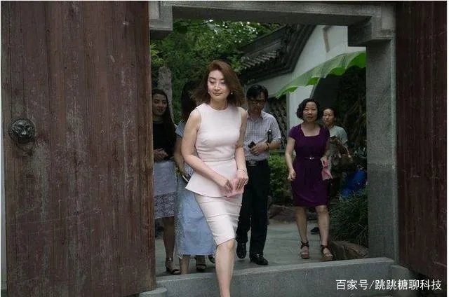 她是千亿公主,身价超30亿38岁仍未嫁,父亲宗庆后公开征婚,她是谁?