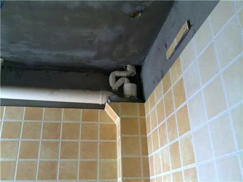 排气管出水是什么情况