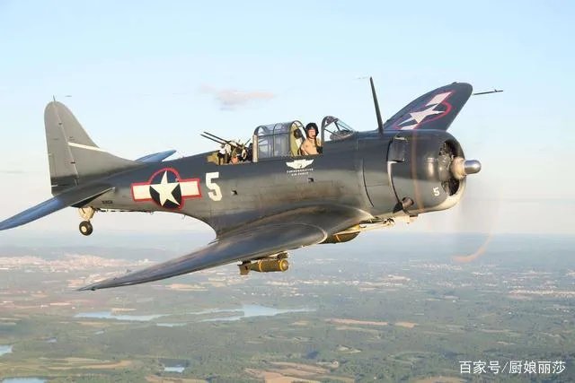 野猫战斗机面对能力更强的零式战斗机，是如何取得上风的？