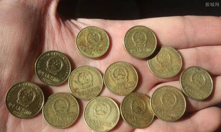 梅花5角硬币身价大涨 梅花5角硬币哪一年的最值钱？