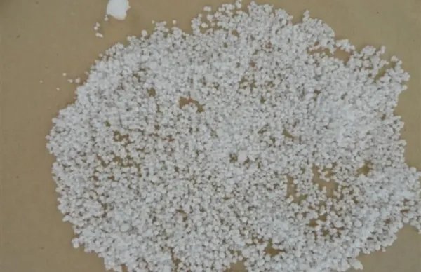 硝酸铵溶于水为什么吸热?