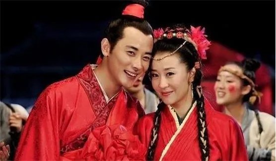 苗圃老公孩子照片龙凤胎几岁了 揭苗圃为啥甩罗晋嫁大21岁陈义红