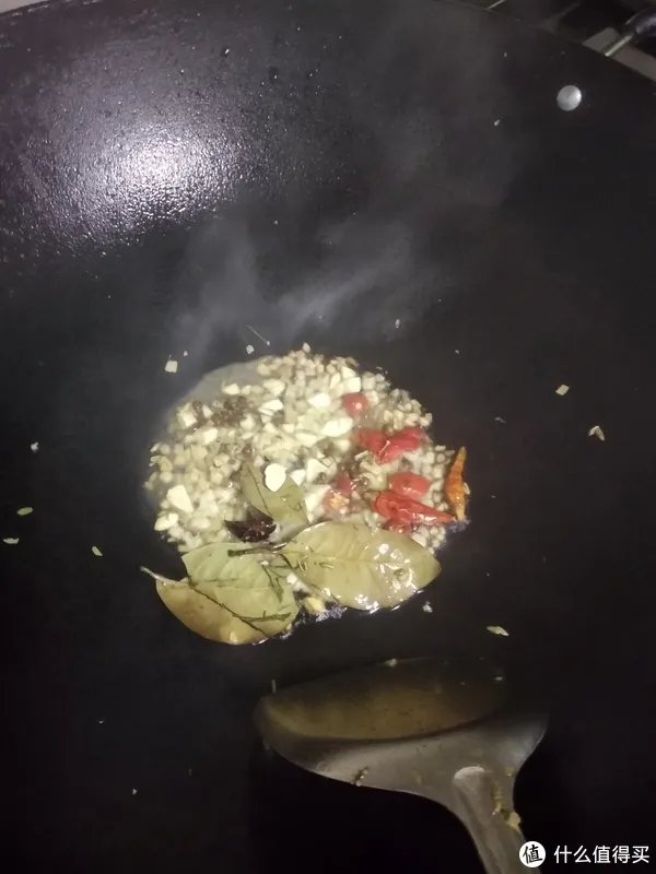 广东人煮“水曱甴（蟑螂）”？错了，那是在做和味龙虱