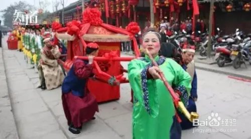 女孩订婚换彩礼钱谈订婚男方需要准备的东西