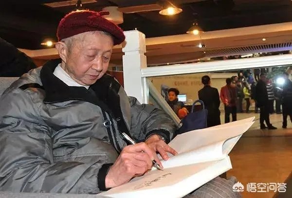 88岁著名诗人流沙河在成都逝世，曾引介余光中等，诗作被选入语文教材，晚年为市民开9年公益讲座。你怎么看？