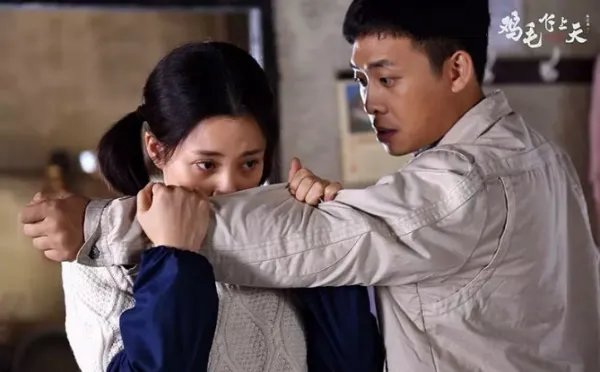 多次得奖的《鸡毛飞上天》为什么评价这么高？