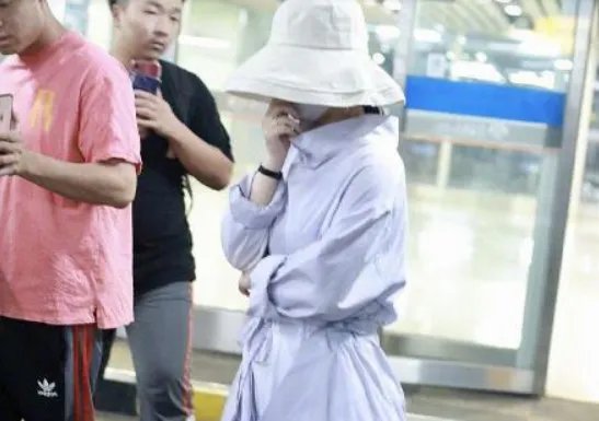 赵丽颖产后现身是怎么回事 赵丽颖产后状态如何