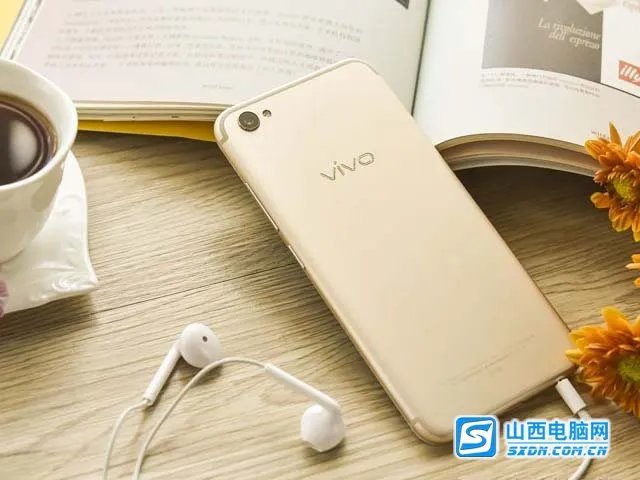 前置2000万柔光自拍 vivo X9临猗热卖