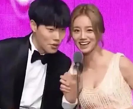 李惠利柳俊烈约会是怎么回事 李惠利柳俊烈约会是什么情况