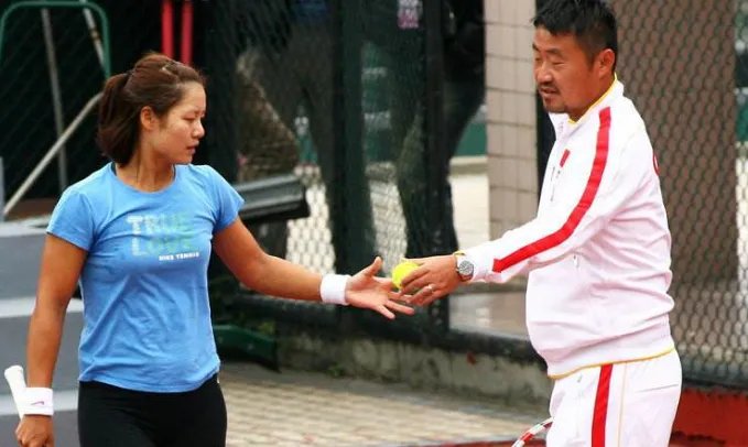 姜山是李娜的教练也是她的老公，感情和工作在一起会有影响吗？