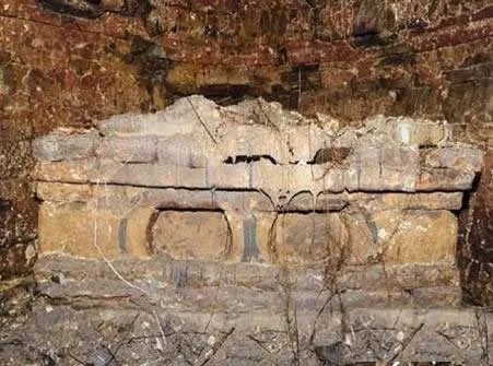 千年巨蛇镇守古墓竟借尸还魂:还有一具千年女尸,惊悚吓人