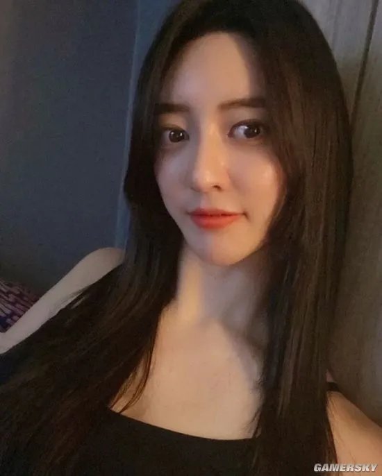 抹油肌肉着实亮眼 韩国田径女神天使脸蛋走红