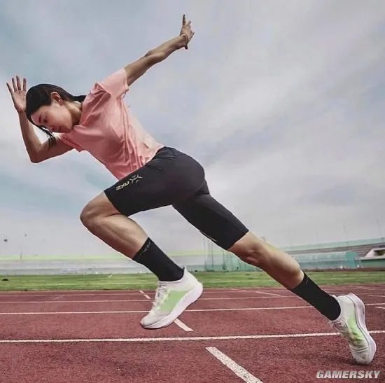 抹油肌肉着实亮眼 韩国田径女神天使脸蛋走红