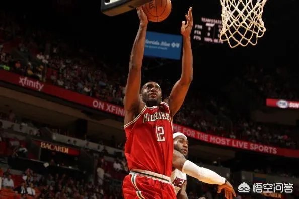 火箭胜活塞,哈登和巴莫特均受伤,他们两个没事吧?