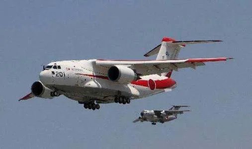 美国两艘航母感染新冠病毒,已确诊38人,到底怎么回事?