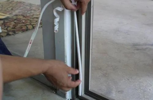 窗户漏风的原因  窗户漏风怎么办