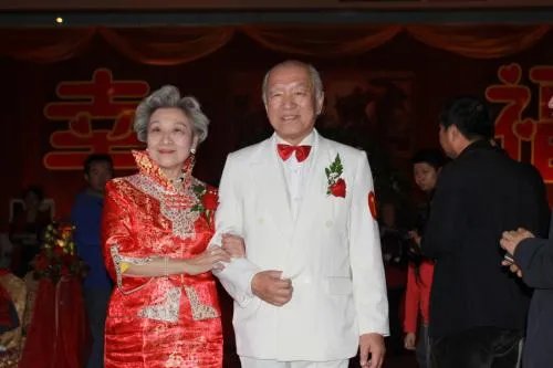 金婚贺词怎么写  50年金婚贺词大全