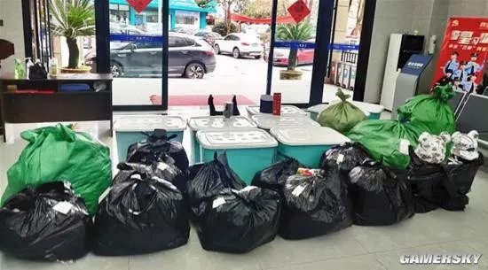 摸鱼5分钟周末版：女售货员16个月偷走老板538万 1元雪糕没绝迹