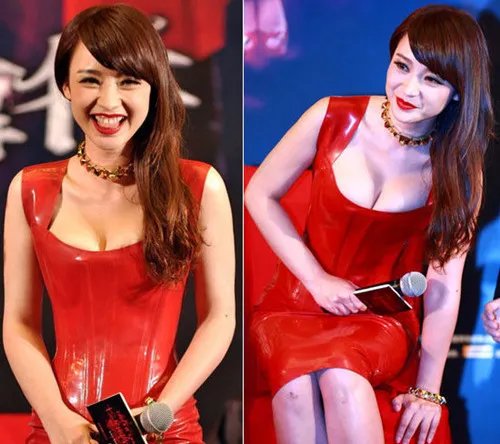 柳岩舞林大会泄春光 大跳肚皮舞色诱