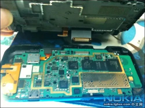 怎样进行诺基亚N97mini拆机图文教程