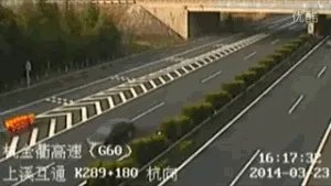 山东一司机在高速上仅1分钟驾照被扣30分，你怎么看？