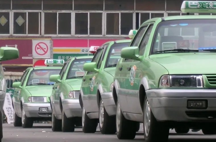 天价虾后宰客套路 出租车与饭店勾结拉客