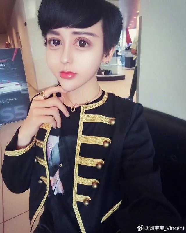 如何评价刘梓晨是有钱没头脑的网红？