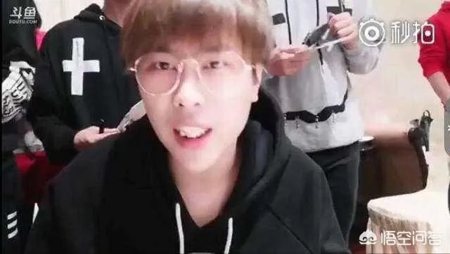 卢本伟微博再次转发正能量内容，是否回归引发网友猜测，你怎么看？