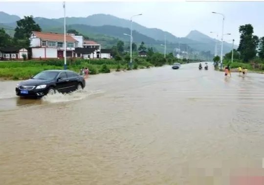 四川雅安强降雨已致7人死亡，那些流离失所的人们将会被安置在哪里呢？