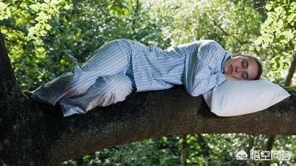 上戏艺考老师表示，化妆的考生一定会扣分，你怎么看？