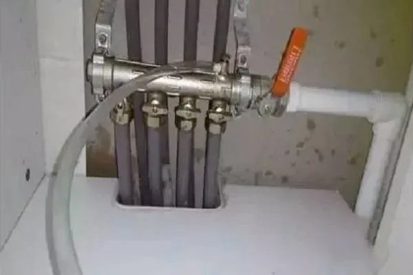 暖气放气正确方法