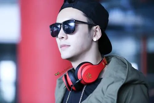 陈伟霆新染粉发效果如何？