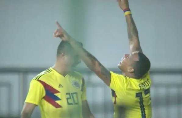 国足0比4输给哥伦比亚，各位怎么看？这差距是不是太大了？