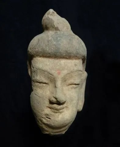 西咸新区基建工地内发现了65件彩绘泥塑佛像头了吗？