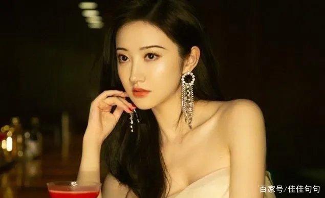 连王思聪都不敢黑她，景甜是什么背景？