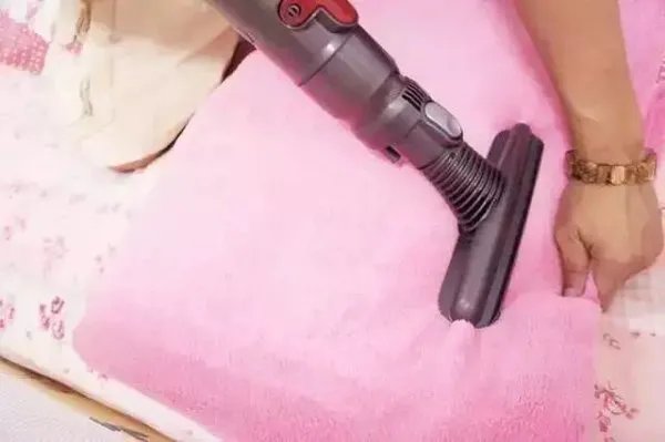 一个枕头=亿万螨虫，不用拆不用洗，一招快速杀死所有螨虫！