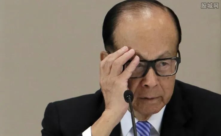 李嘉诚司机到底有多少钱 李嘉诚给司机200万真吗？