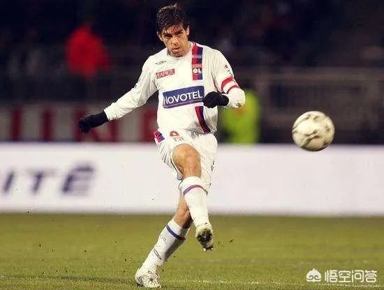 小儒尼尼奥的任意球功夫如何？